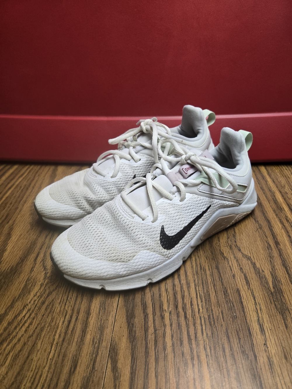 Women's Nike Free Metcon White Athletic Shoes US 8.5